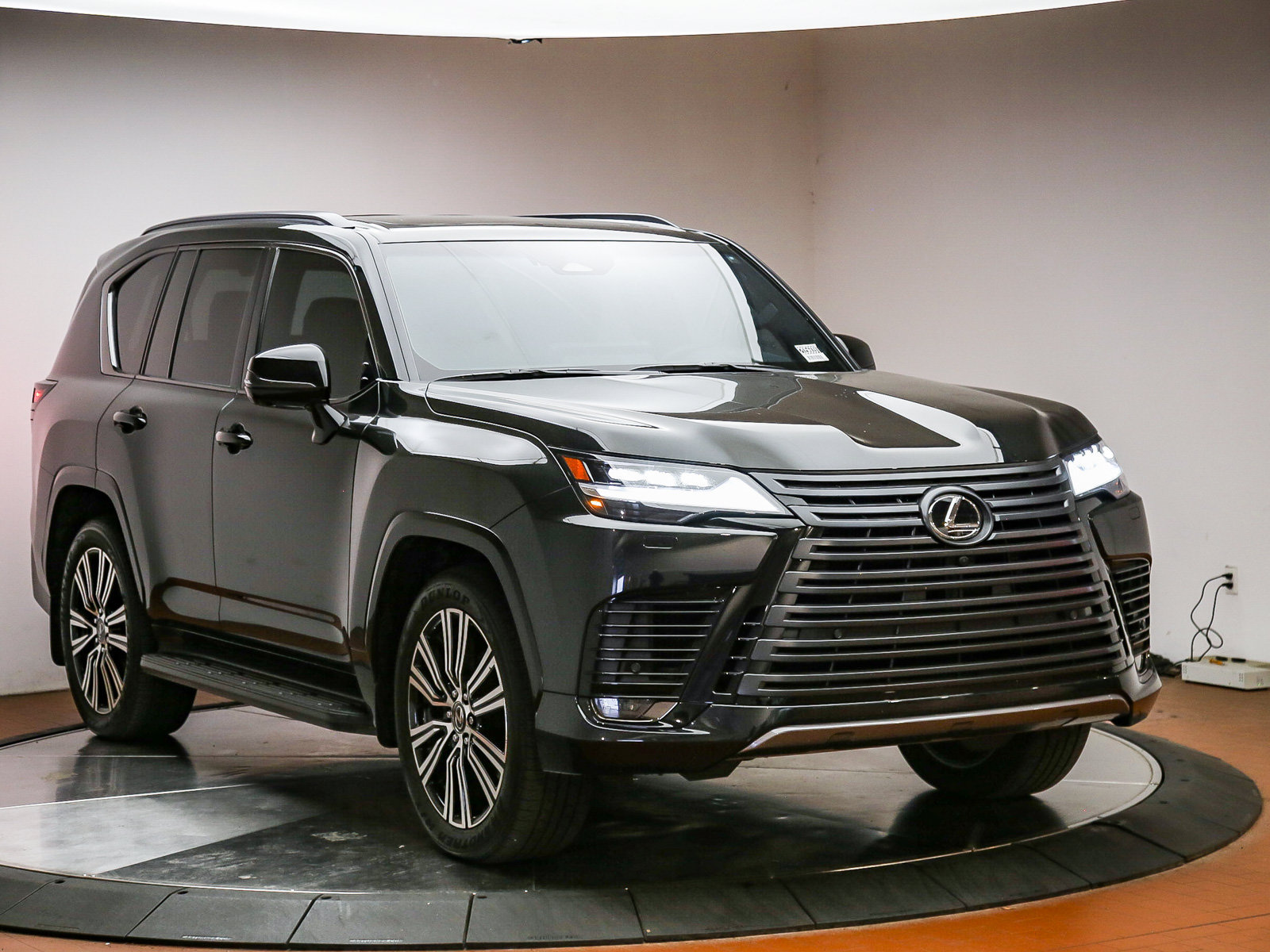 Used 2025 Lexus LX 600 4WD w/ Appearance Package image 3