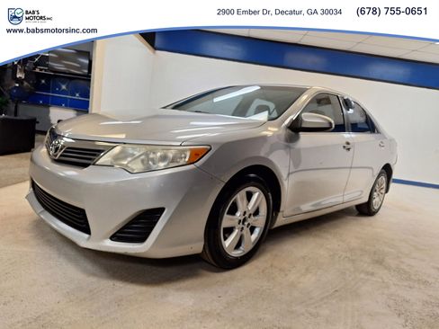 Used 2012 Toyota Camry L image 3