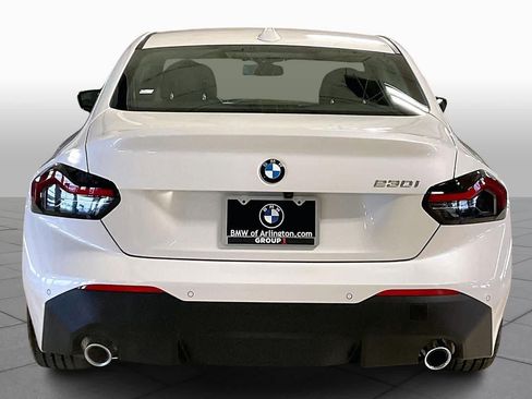 Used 2026 BMW 230i Coupe w/ Convenience Package RWD image 4