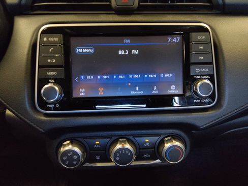 Used 2024 Nissan Versa S w/ Trunk Package FWD image 25