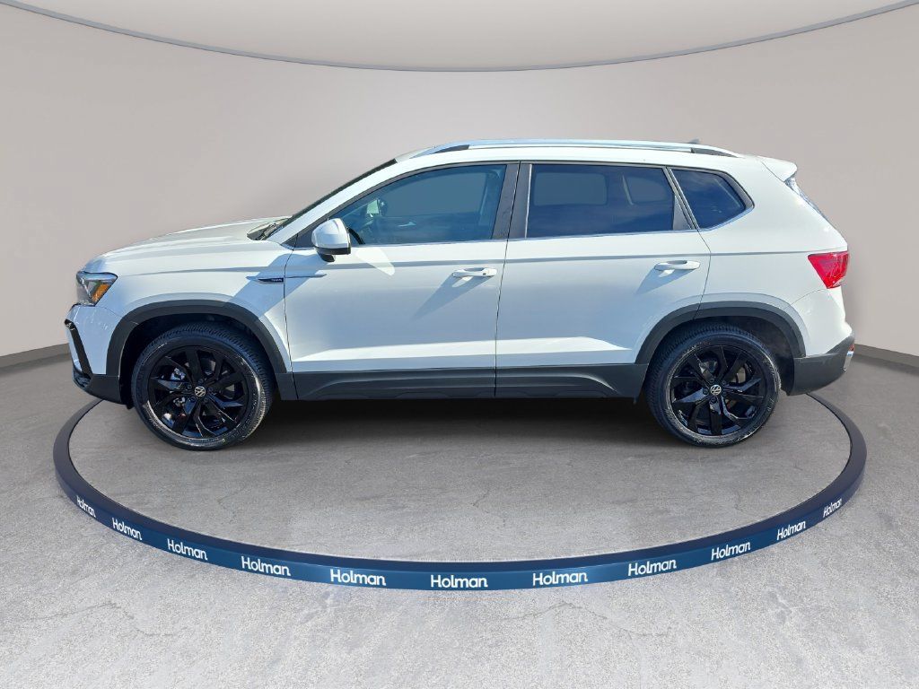 Used 2022 Volkswagen Taos SE AWD/4WD image 9
