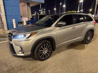 Used 2018 Toyota Highlander SE