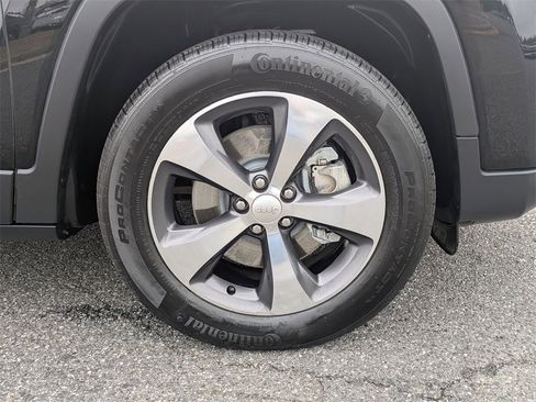 Used 2019 Jeep Cherokee Limited image 11