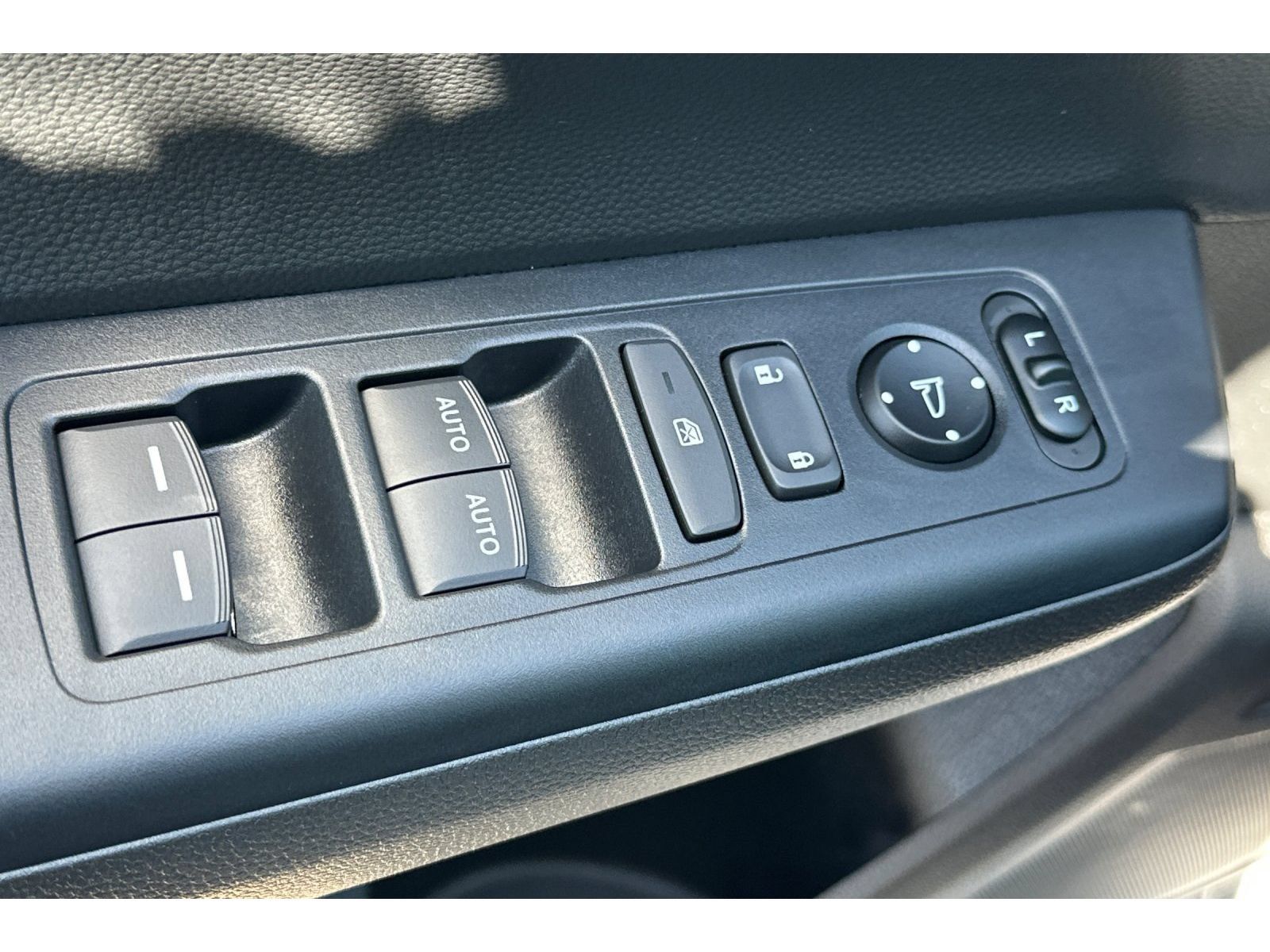 Used 2026 Honda CR-V Sport image 12
