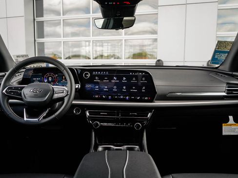 New 2026 Chevrolet Traverse LT w/ Midnight/Sport Edition image 17