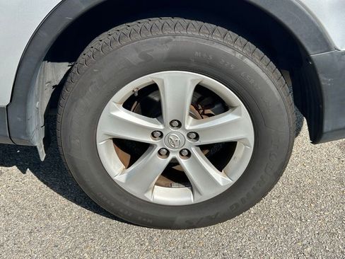 Used 2013 Toyota RAV4 XLE FWD image 9