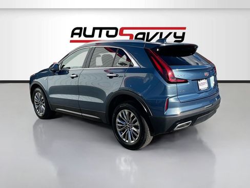 Used 2024 Cadillac XT4 Premium Luxury w/ Cold Weather Package AWD/4WD image 5