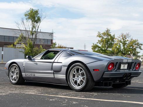 Used 2006 Ford GT image 12