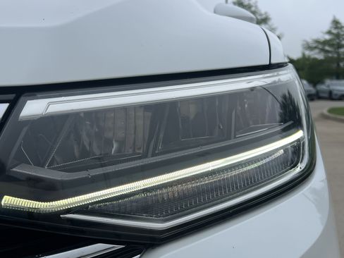 Certified 2023 Volkswagen Tiguan SE FWD image 6