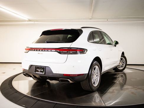 Certified 2021 Porsche Macan AWD/4WD image 7