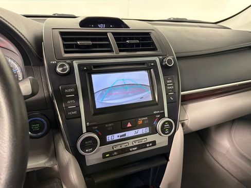 Used 2014 Toyota Camry XLE w/ Leather Package FWD image 17