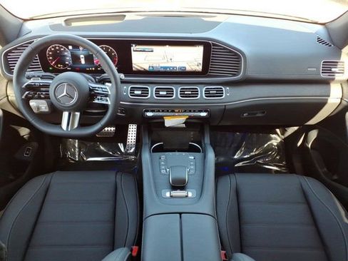 New 2026 Mercedes-Benz GLS 580 4MATIC image 4