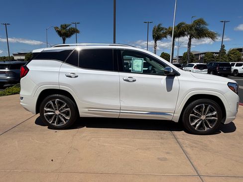 Used 2020 GMC Terrain Denali w/ Denali Premium Package AWD/4WD image 4