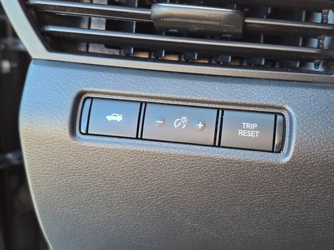Used 2023 Nissan Altima 2.5 SV FWD image 38