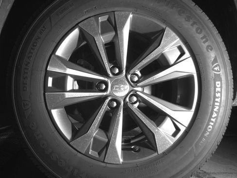 Used 2025 Chevrolet Equinox LT FWD image 14