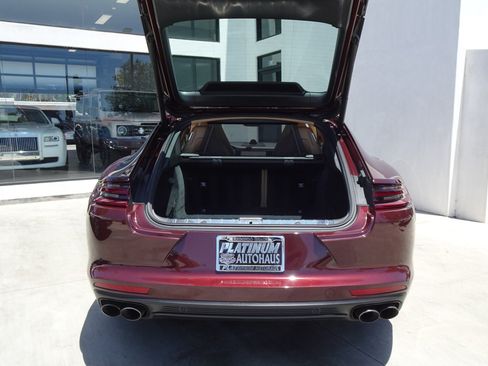 Used 2018 Porsche Panamera image 6