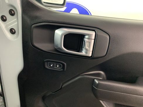 Used 2024 Jeep Wrangler Sport S image 39