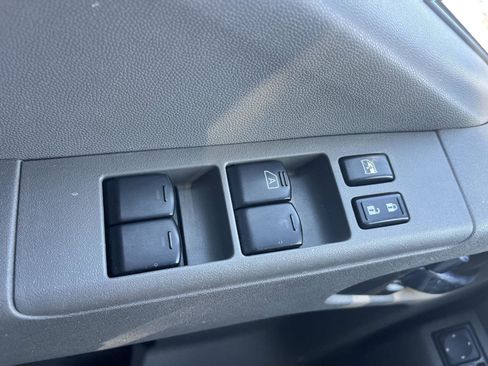 Used 2015 Nissan Frontier SV w/ SV Value Truck Package AWD/4WD image 22