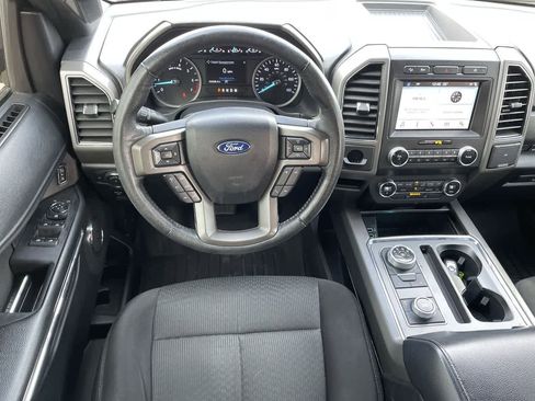 Used 2019 Ford Expedition XLT image 11