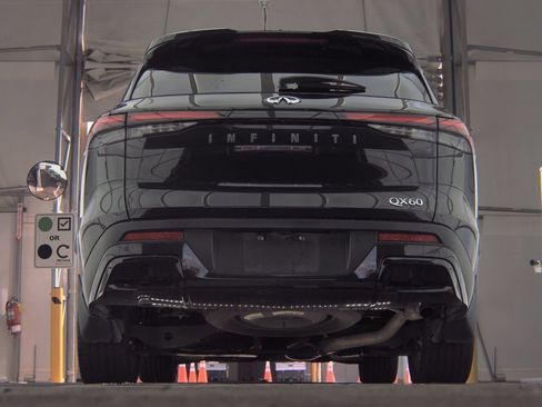 Certified 2023 INFINITI QX60 Luxe image 19