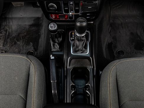 Used 2025 Jeep Gladiator Willys image 27