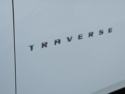 Used 2023 Chevrolet Traverse LT FWD image 31
