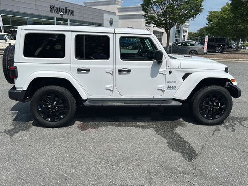 Used 2023 Jeep Wrangler Unlimited Sahara w/ Cold Weather Group AWD/4WD image 6