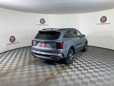 Used 2022 Kia Sorento S image 19