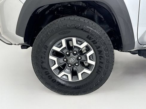 Used 2023 Toyota Tacoma TRD Off-Road AWD/4WD image 30