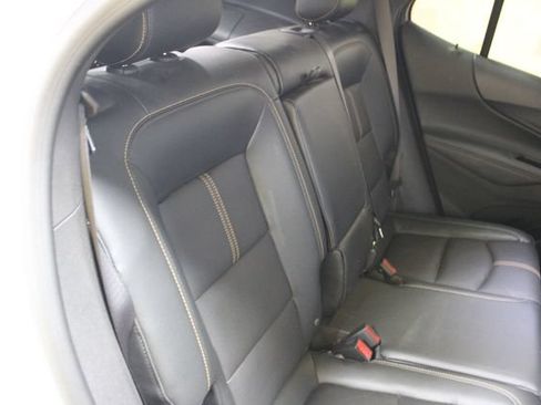 Used 2023 Chevrolet Equinox Premier AWD/4WD image 9