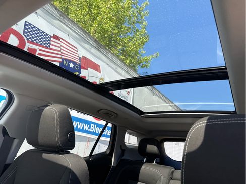 Used 2022 GMC Terrain SLE w/ Driver Convenience Package image 34