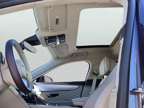 Used 2023 Bentley Flying Spur Azure AWD/4WD image 43