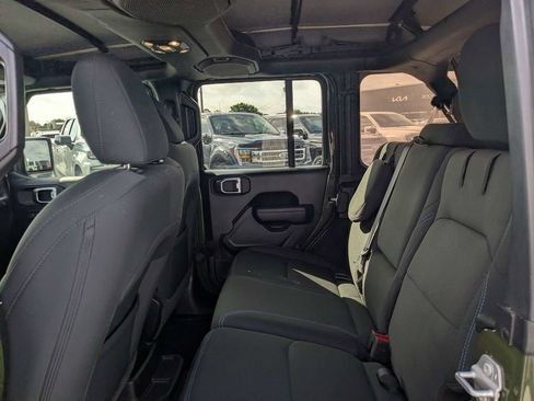 Used 2023 Jeep Wrangler Unlimited Rubicon 4xe AWD/4WD image 10