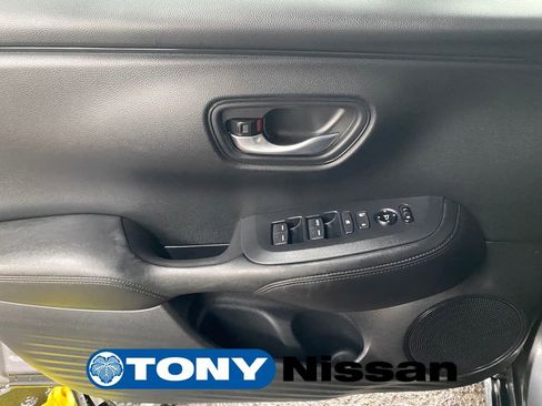 Used 2025 Honda HR-V LX image 13