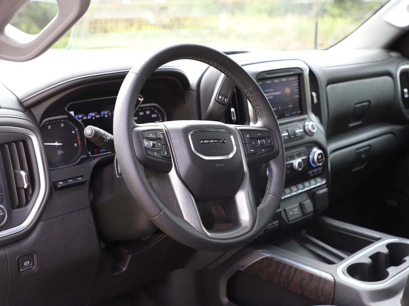 Used 2023 GMC Sierra 3500 Denali w/ Denali Black Diamond Edition AWD/4WD image 19