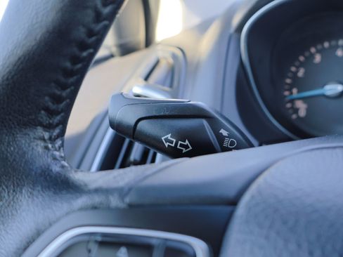 Used 2018 Ford Focus Titanium image 19