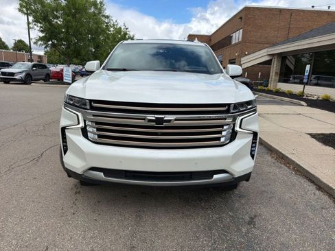 Used 2024 Chevrolet Suburban High Country w/ Advanced Technology Package AWD/4WD image 4