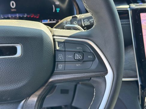 Used 2023 Jeep Grand Cherokee 4WD 4xe image 34
