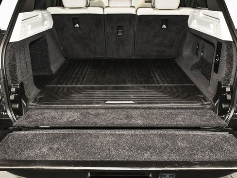 Used 2023 Land Rover Range Rover SE image 69