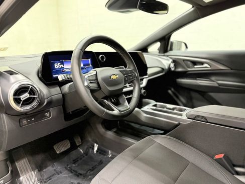 Used 2026 Chevrolet Equinox EV LT w/ Comfort Package FWD image 27