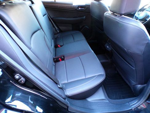 Used 2018 Subaru Outback 2.5i Limited image 18