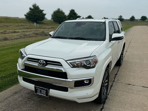 Used 2023 Toyota 4Runner Limited image 2