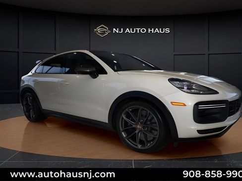 Used 2023 Porsche Cayenne Turbo GT AWD/4WD image 10