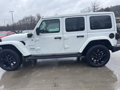 Used 2022 Jeep Wrangler Unlimited Sahara w/ Cold Weather Group image 10