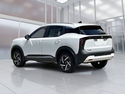 New 2026 Nissan Kicks SV FWD image 2