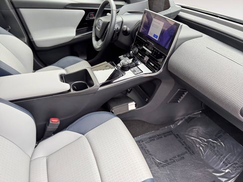 Used 2023 Subaru Solterra AWD image 8