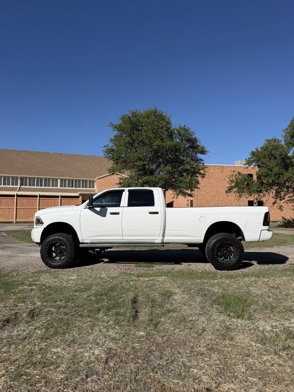 Used 2017 RAM 2500 Tradesman w/ Chrome Appearance Group AWD/4WD image 9