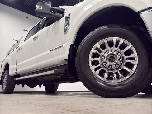 Certified 2022 Ford F250 Lariat w/ Lariat Ultimate Package image 2