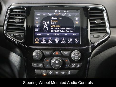 Used 2020 Jeep Grand Cherokee Altitude AWD/4WD image 28