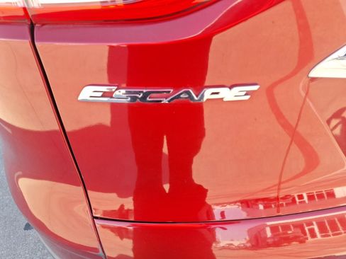 Used 2013 Ford Escape SEL image 12